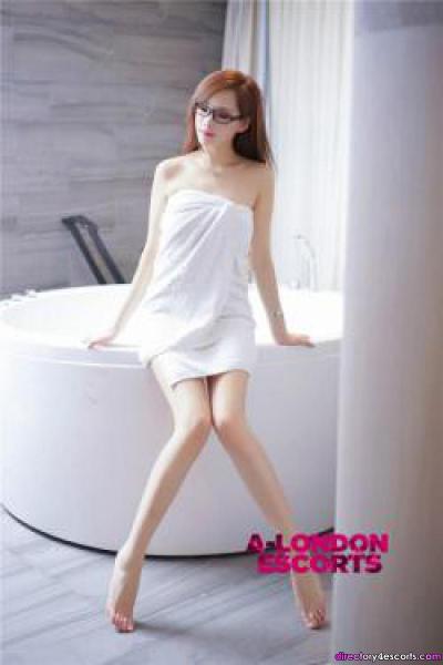 Louise - A perfect party girl