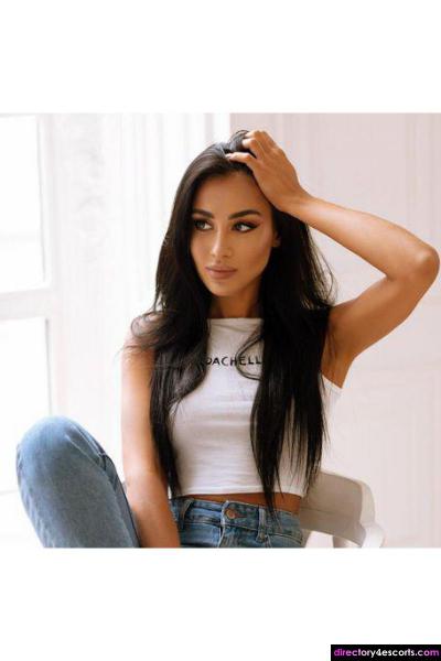 This girl's beauty will completely take your breath away - 2