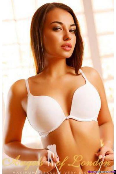 Have the date of your life with this funny, sexy and energetic teen escort