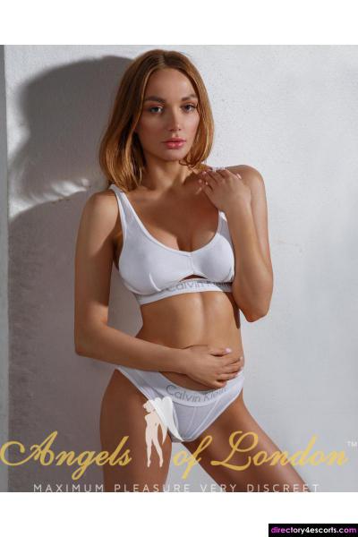 Truly beautiful and Natural looking Russian escort who craves your attention!