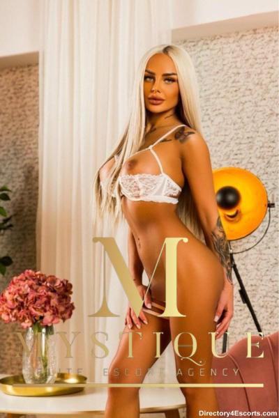 Lola Mystique Escorts