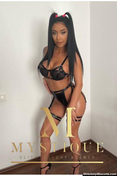 TANIA BUSTY BRUNETTE NEW