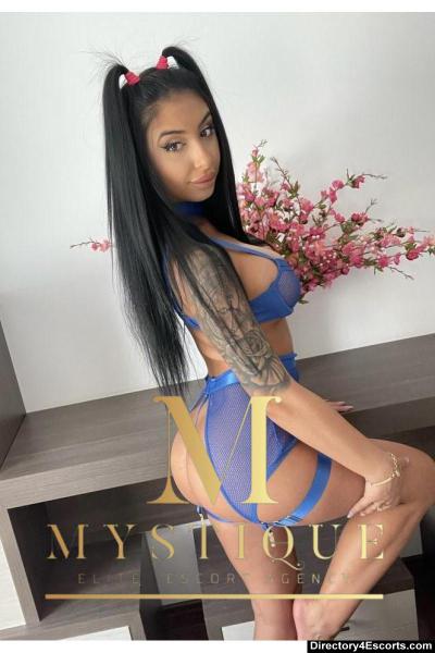 TANIA BUSTY BRUNETTE NEW