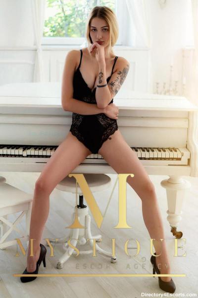 Julia Mystique Escorts - 3