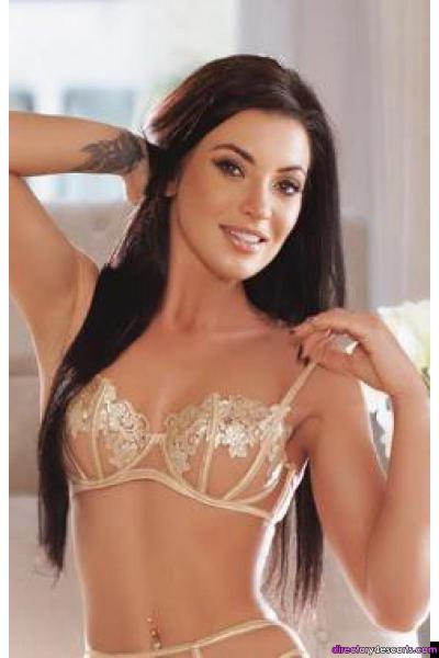 Nati: Slim Tattooed Escort with Brown Hair