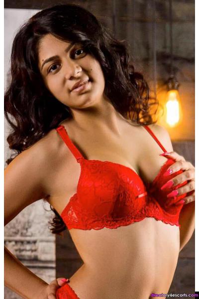 Dee: a breath-taking Eastern European escort in Paddington