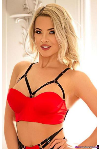 Rosana: a delightfully shapely young European escort