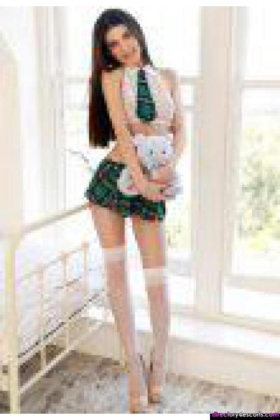 Niki - Canary wharf Escorts