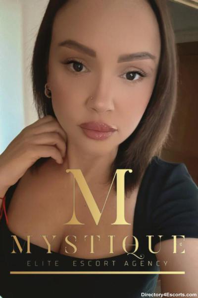 Julianna Mystique Escorts