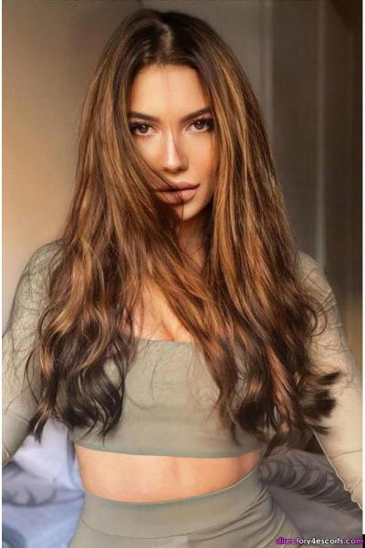Sophie: Hot Italian London Escort in South Kensington