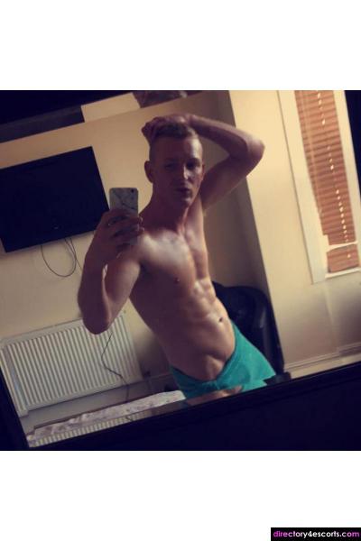 Sexy, Young gay escort in Retford
