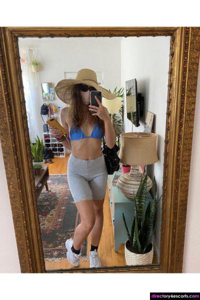 I’m always available for hookup day and night 24hrs service