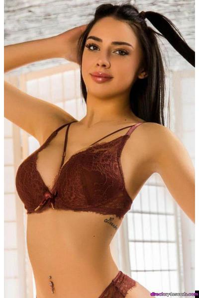 Venessa: European London Escort in White City