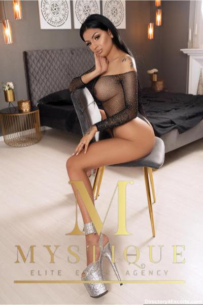 ADRIANA NEW PETITE BRUNETTE