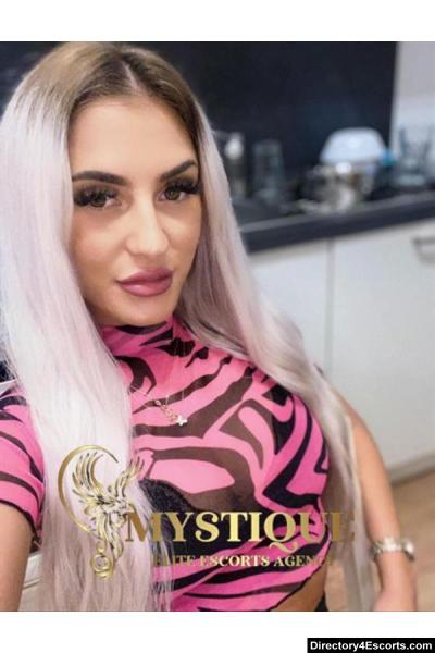 Mia Mystique Escort Outcall