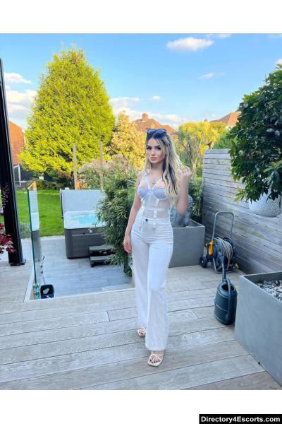 Clover - Brazilian London Escort