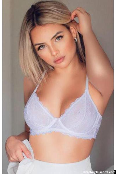 Clover - Brazilian London Escort - 6