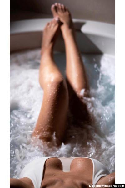 Celina bi-sexual escort