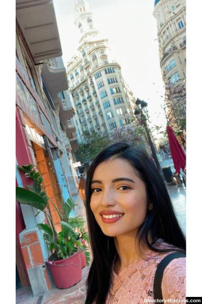 NEW! Flossy - Peruvian London Escort