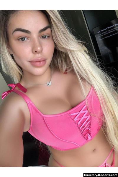 Generosa - Curvy London Escort