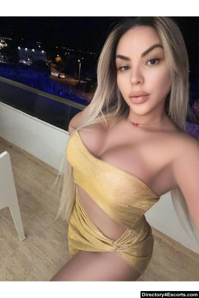 Generosa - Curvy London Escort - 6