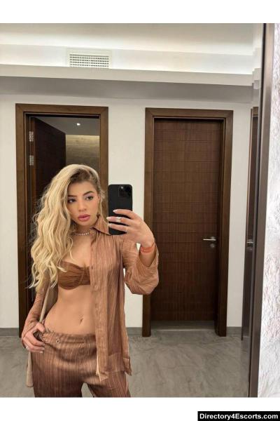 NEW! Manzana - Blonde Brazilian