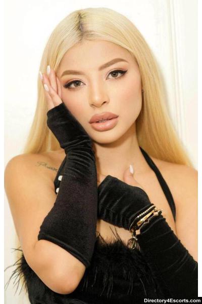 NEW! Manzana - Blonde Brazilian