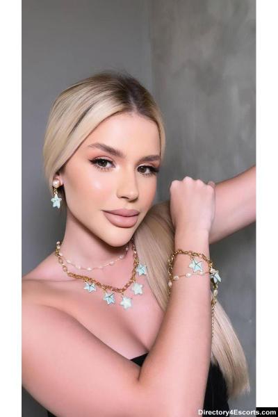 NEW! Burberry - London Escort