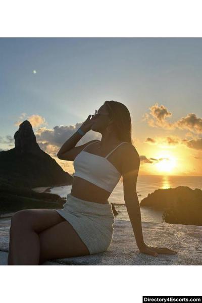 Jully - London Escort