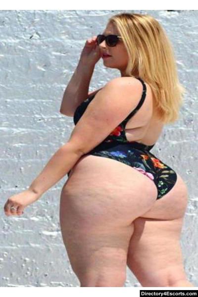 Sexy and Curvy Emma Elite