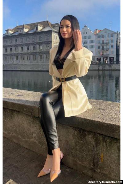 Kitten - London Escort