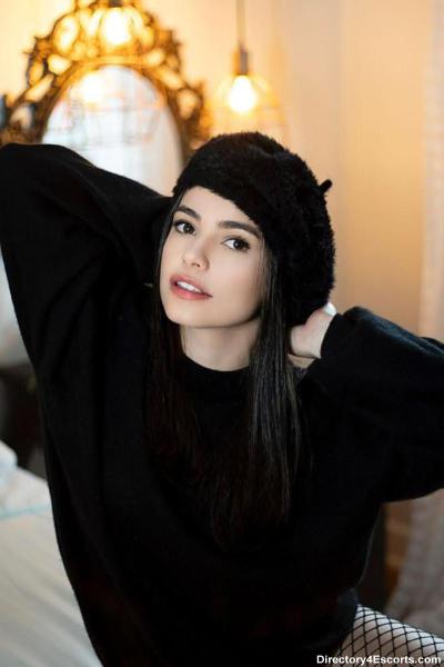 Lovy - London Escort