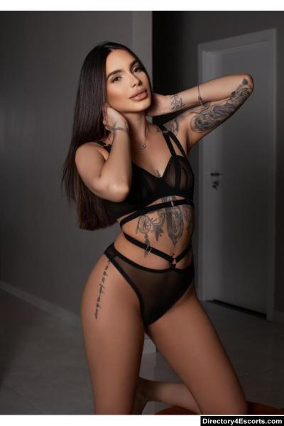 Krozi - London Escort