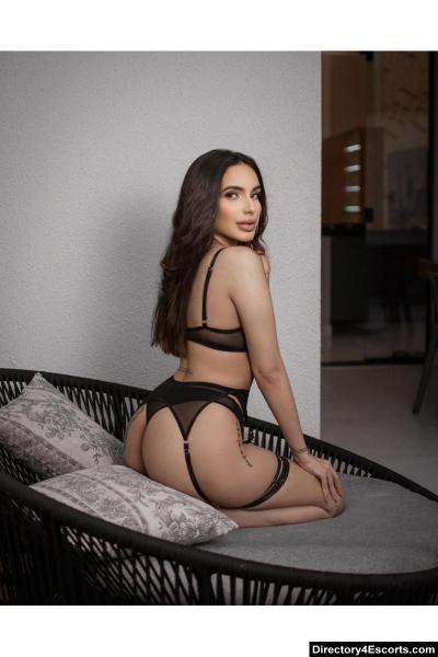 Krozi - London Escort