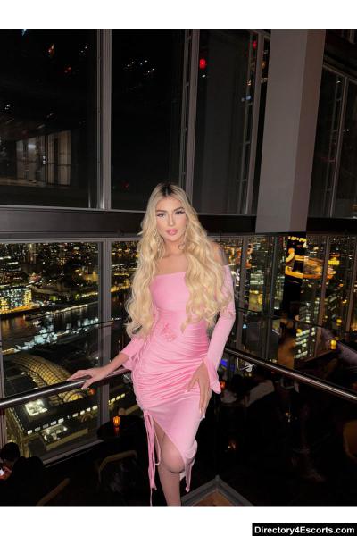 Luxia - London Escort