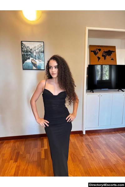 Teen Escort Latifa - 5