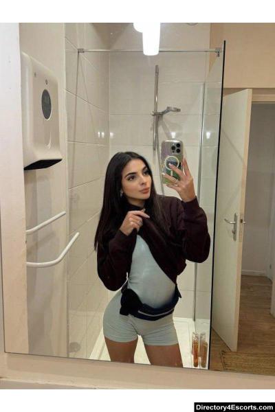 Lenta - London Escort