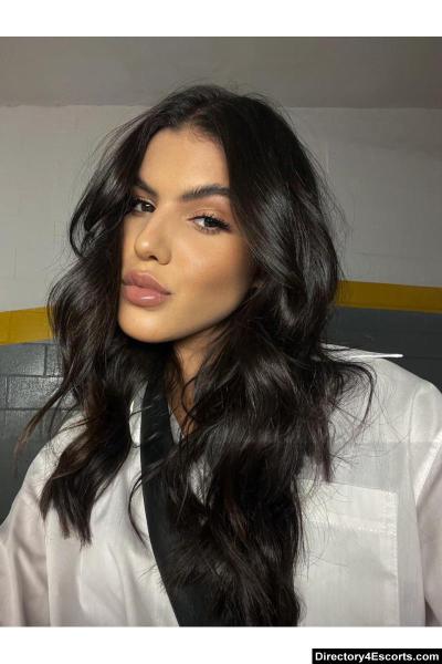 Izaura - Brazilian London Escort