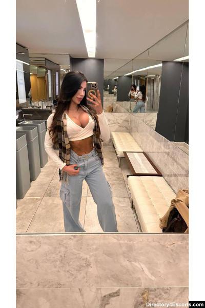 London Escort - Manori