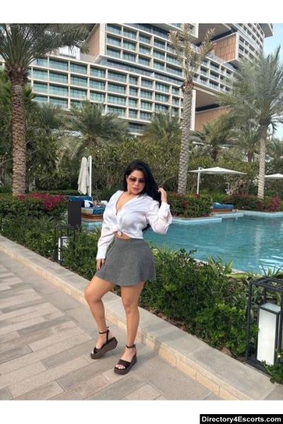 London Escort - Plump