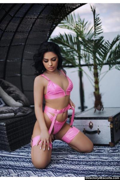 London Escort - Elna £300